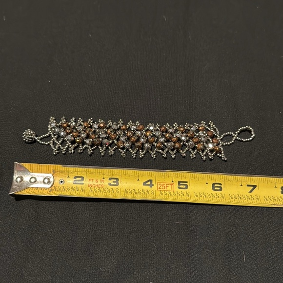 Crown Shaped Seed Beaded Bracelet - Picture 6 of 6